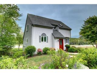 64 Circuit Dr, Narragansett, RI 02882 exterior