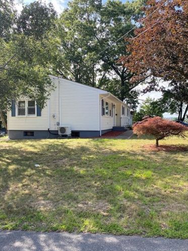 7 Birchfield Dr, Waterbury, CT 06705 exterior