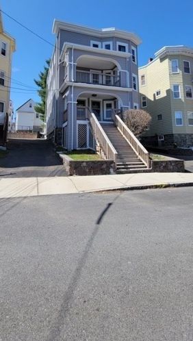 19 Oakland Ave, Everett, MA 02149 exterior