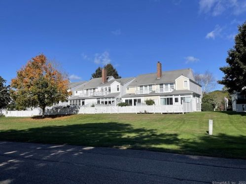 25 Cove Side Ln, Stonington, CT 06378 exterior