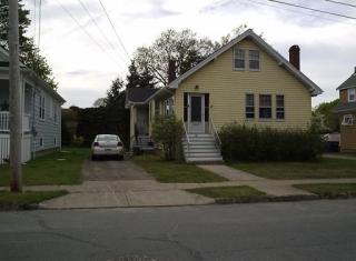 76 Chestnut St, Fairhaven, MA 02719 exterior