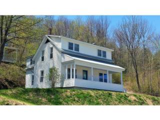 28 Garfield Ave, Barre, VT 05641 exterior