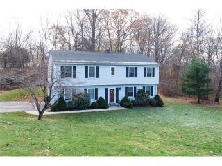 9 Spice Bush Ln, Branford, CT 06405 exterior