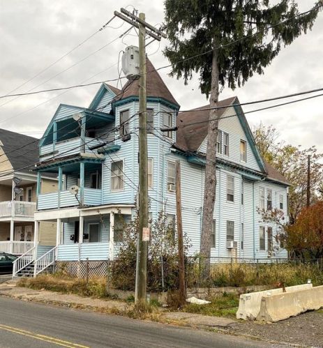 14 Welton St #2, Waterbury, CT 06702 exterior