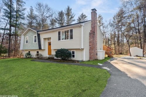 50 Kilsyth Rd, Easton, MA 02375 exterior