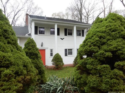 31 Mayflower Ln, Meriden, CT 06450 exterior