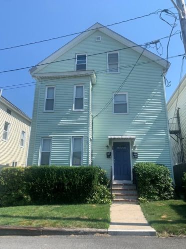 34 Whitworth Pl, Fall-River, MA 02721 exterior