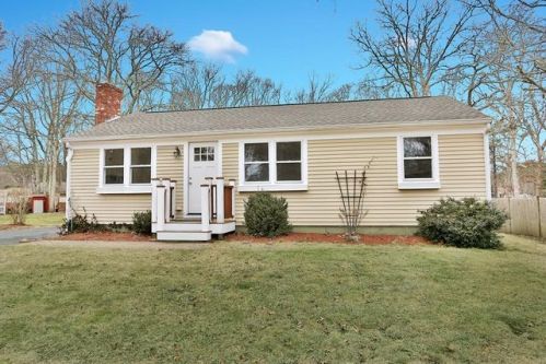 145 Buckwood Dr, Hyannis, MA 02601 exterior
