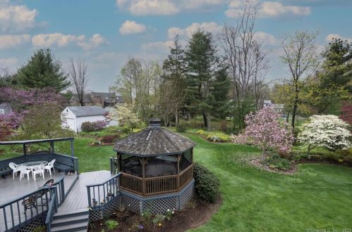 36 Holly Ln, Middletown, CT 06457 exterior