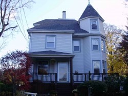 102 Grasmere St, Newton, MA 02458 exterior