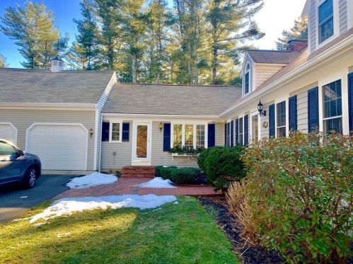 726 Putnam Ave, Cotuit, MA 02635 exterior