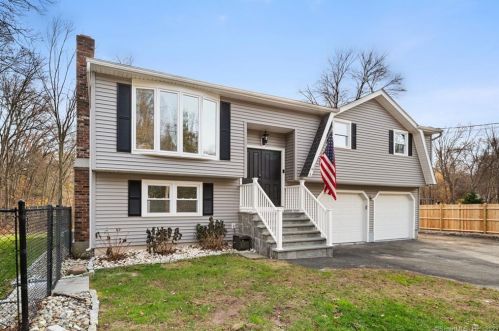 8 Hampton Trl, Wallingford, CT 06492 exterior