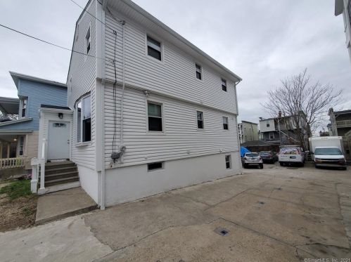 31 Bell St, Bridgeport, CT 06610 exterior
