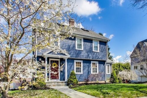9 Buchanan Rd, Roxbury Xing, MA 02132 exterior