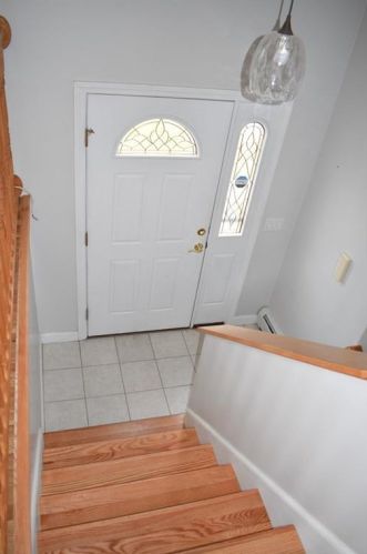 11 Ash Ln, North Providence, RI 02911 exterior