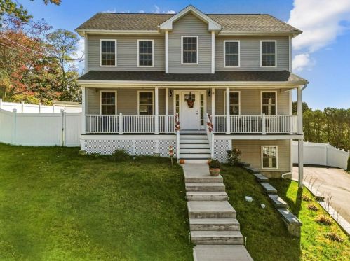 4 Stephanie Dr, North Providence, RI 02904 exterior