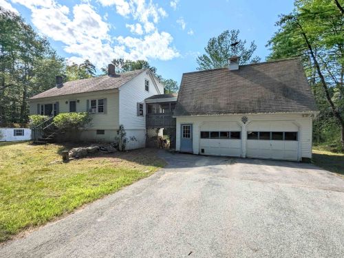 32 Jenkins Rd, Lee, NH 03861 exterior