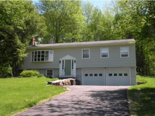 287 Pinehurst Dr, Shelburne, VT 05482 exterior