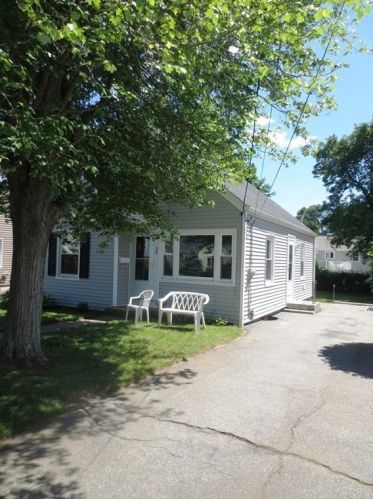 28 Hillcrest Ave, Seekonk, MA 02771 exterior