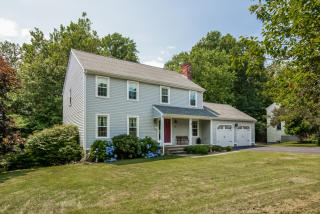 14 Tanglewood Dr, Branford, CT 06405 exterior