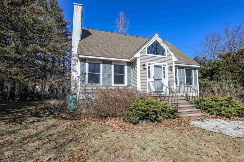 87 Blacksnake Rd, Seabrook, NH 03874 exterior