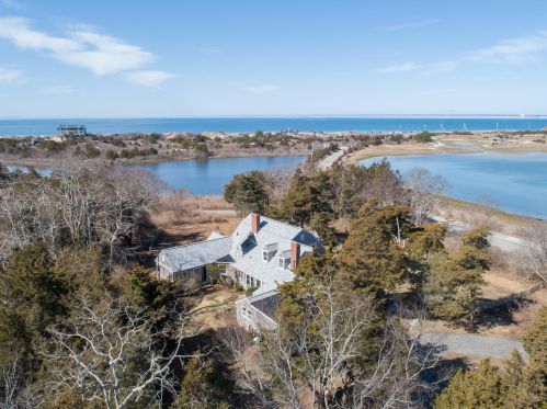 96 Chapoquoit Rd, Falmouth, MA 02540 exterior