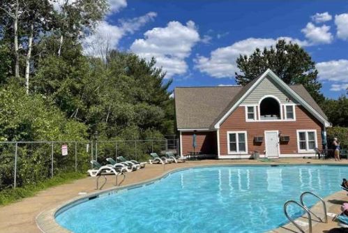 130 Endicott St, Laconia, NH 03246 exterior