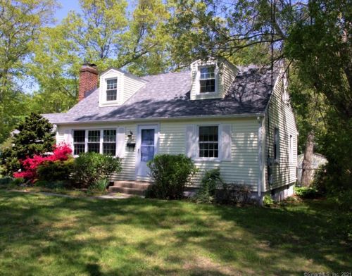 46 Chestnut Hill Rd, Groton, CT 06340 exterior