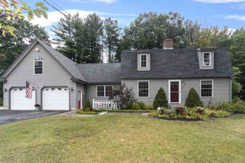 69 Winnicutt Rd, Stratham, NH 03885 exterior