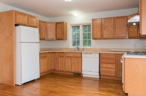 17 High St, Portland, CT 06480 exterior