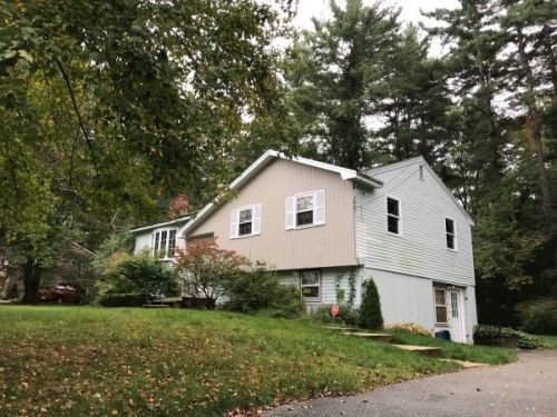 15 Satuckett Ln, Billerica, MA 01821 exterior