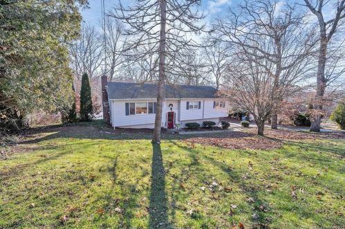 42 Tanglewood Dr, Norwich, CT 06360 exterior
