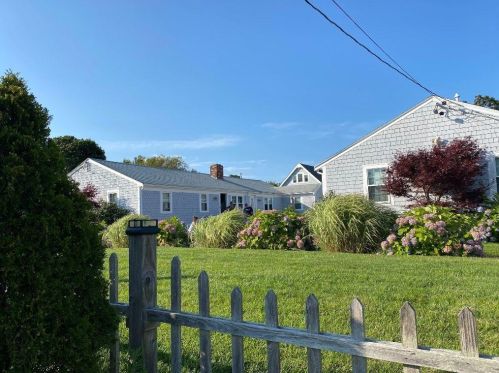 90 Broadway St, Yarmouth, MA 02673 exterior