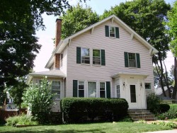 32 Taft Ave, Newton, MA 02465 exterior