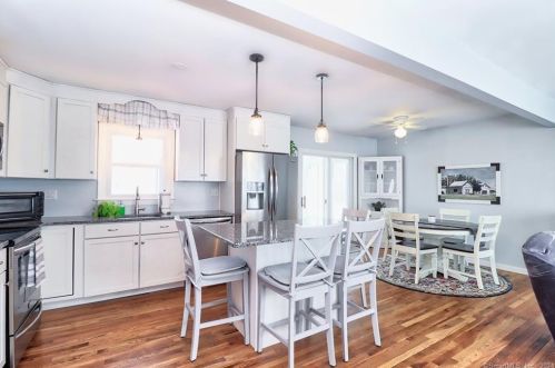 39 Ryegate Ter, Upper Stepney, CT 06468 exterior