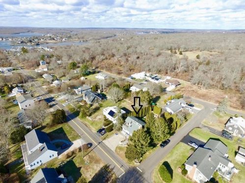 55 Palm Beach Ave, Narragansett, RI 02882 exterior