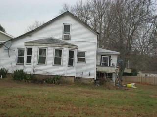 32 West St, Hopkinton, RI 02804 exterior