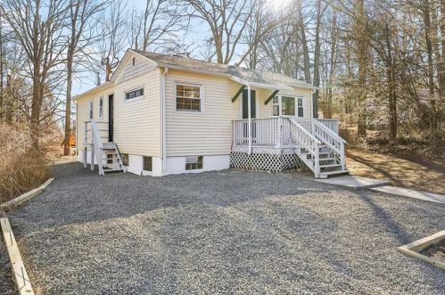 7 Candle Hill Rd, Danbury, CT 06812 exterior