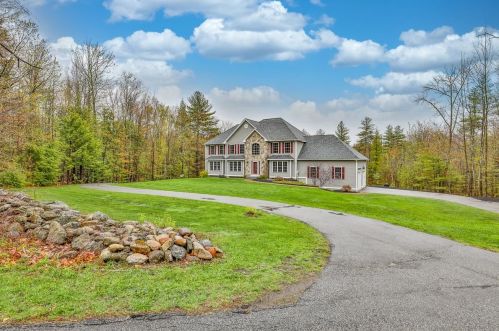 840 River Rd, Weare, NH 03281 exterior