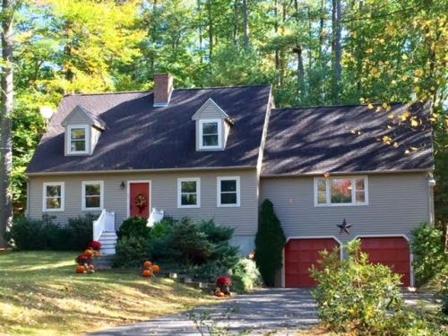17 Pettingale Rd, Amherst, NH 03031 exterior