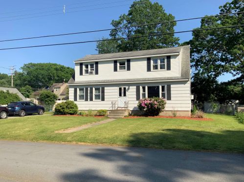 2 Sioux Ave, Nashua, NH 03063 exterior