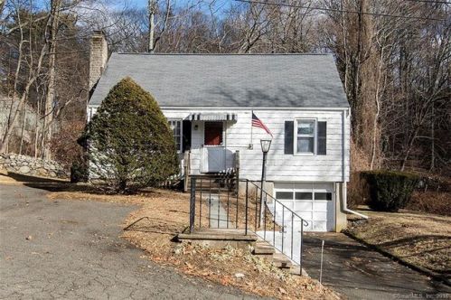 20 Buttonball Trl, Norwalk, CT 06851 exterior