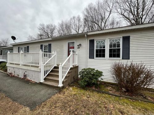 49 Colchester Cmns, Colchester, CT 06415 exterior