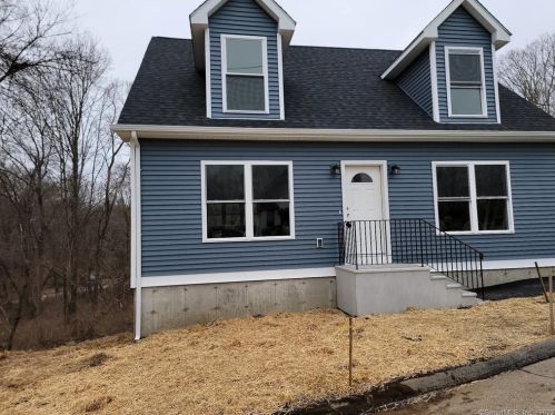 61 Railroad Ave, Killingly, CT 06241 exterior