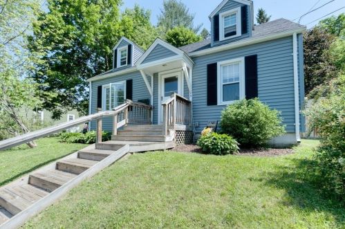 25 Queen Cir, South-Hadley-Falls, MA 01075 exterior