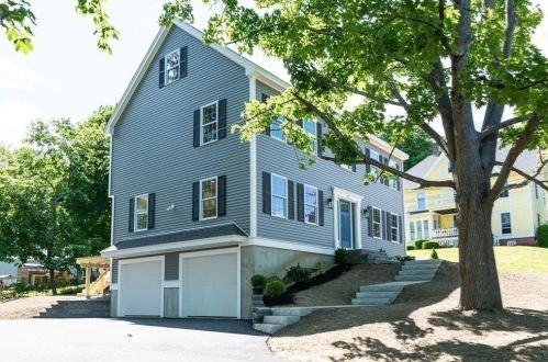 47 Arlington St, Amesbury, MA 01913 exterior
