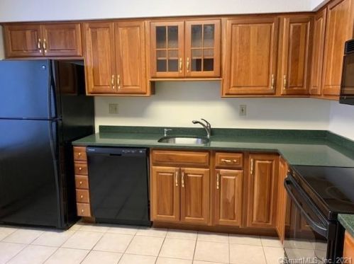 29 Pilgrim Hbr, Wallingford, CT 06492 exterior