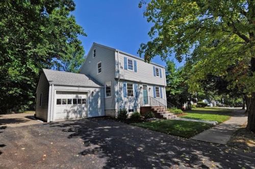 12 Truro Ln, Milton, MA 02186 exterior
