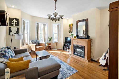 176 Hyde Park Ave, Roxbury-Xing, MA 02130 exterior