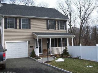 60 Cleveland Ave, Milford, CT 06460 exterior